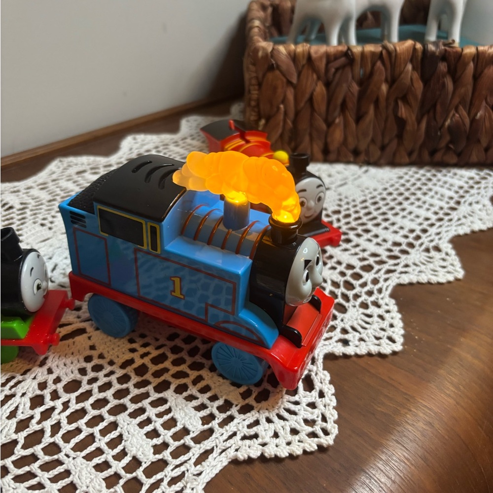 Thomas & Friends Colorful Train Collection - Picture 3 of 3